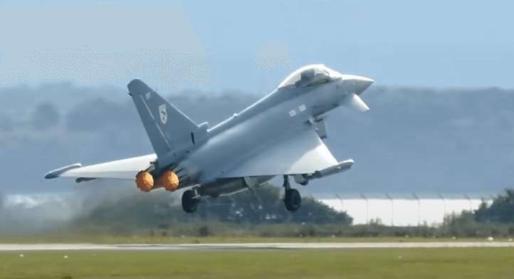 jet fighter takeoff